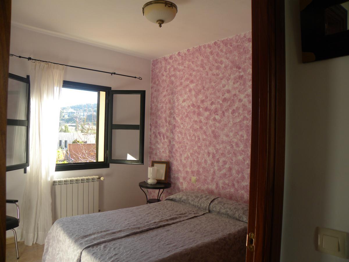 El Jardin De Los Gatos Apartament Caces Kültér fotó