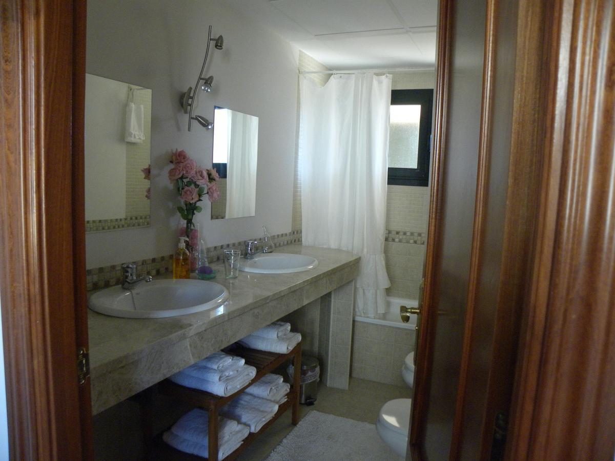 El Jardin De Los Gatos Apartament Caces Kültér fotó